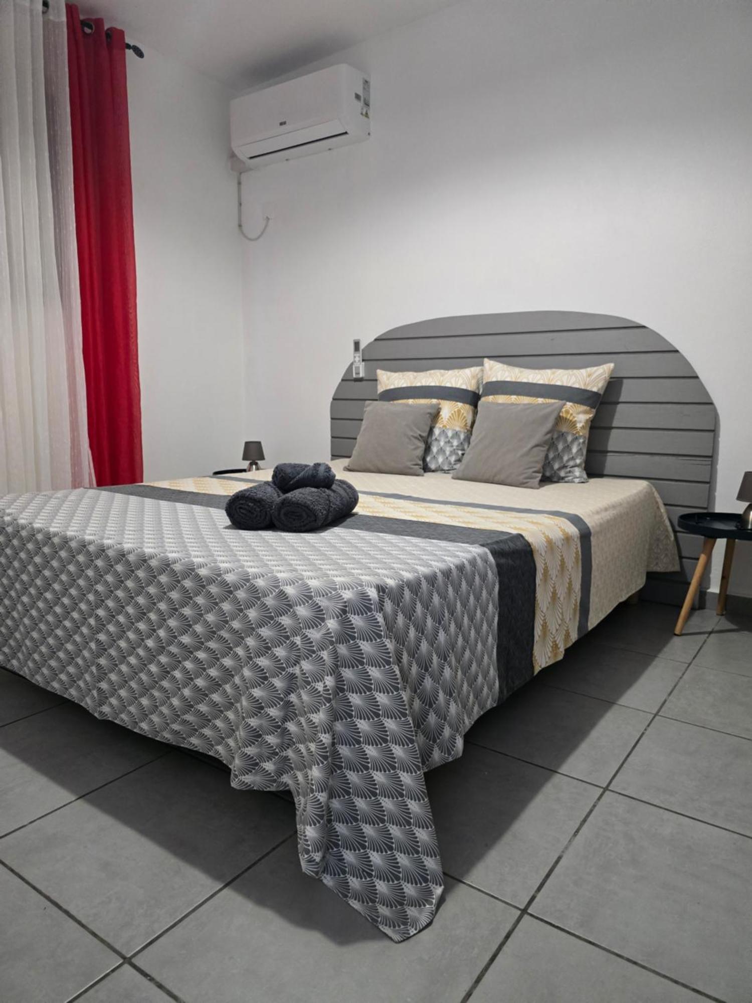 Maison Laurencia - Appartement De L'Etage Sainte-Anne  Eksteriør bilde